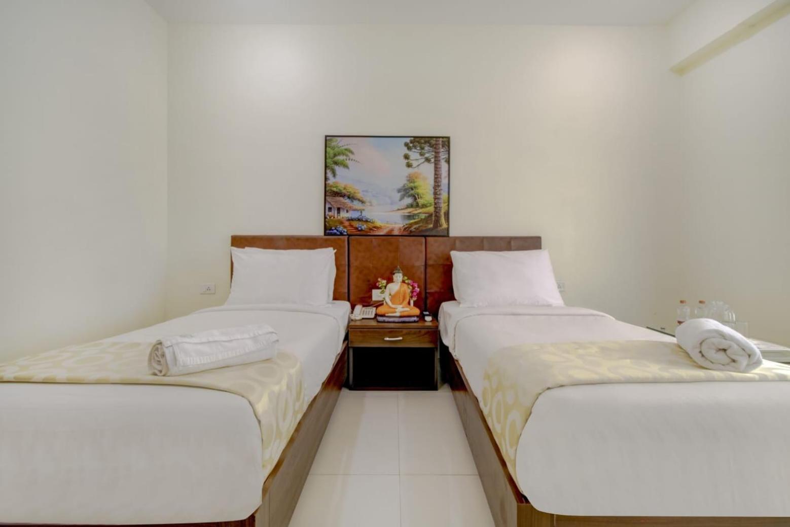 ויסאקפאטנם Hotel Lorven מראה חיצוני תמונה